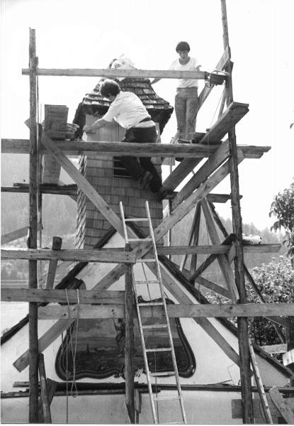 \resizebox*{!}{0.7\textheight}{\includegraphics{Bilder/Gigglberg-Kapelle.eps}}