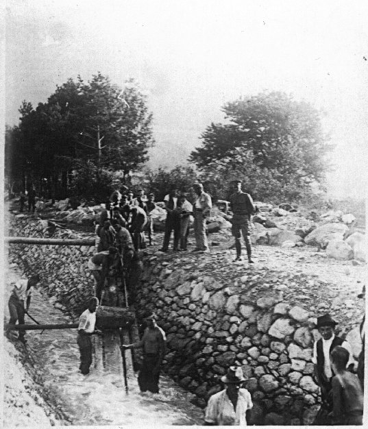 \resizebox*{!}{0.6\textheight}{\includegraphics{Bilder/Mur_1929_2.eps}}